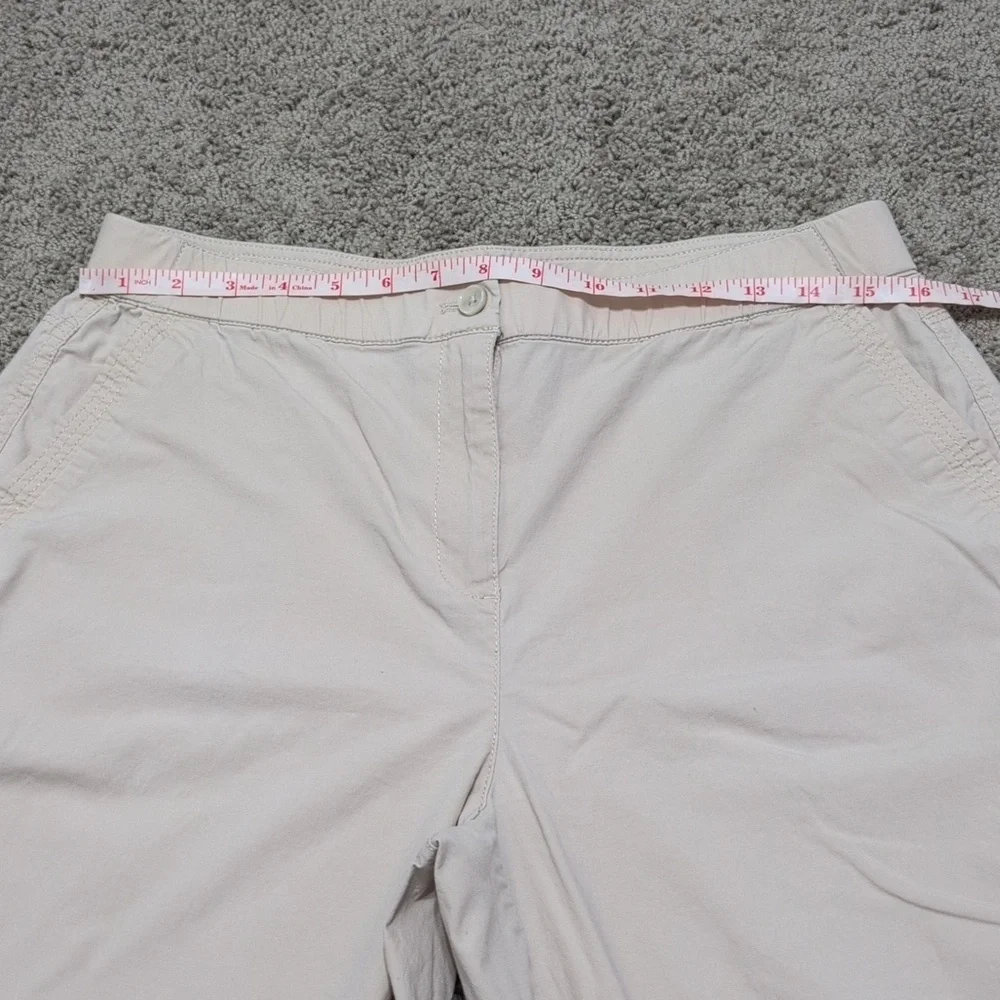 Chicos Pull On Khaki Straight Leg‎ Ankle Or Cropped Pants Size 1(8) Lightweight